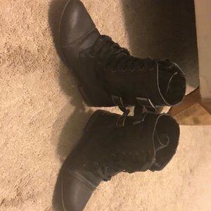 Combat boots